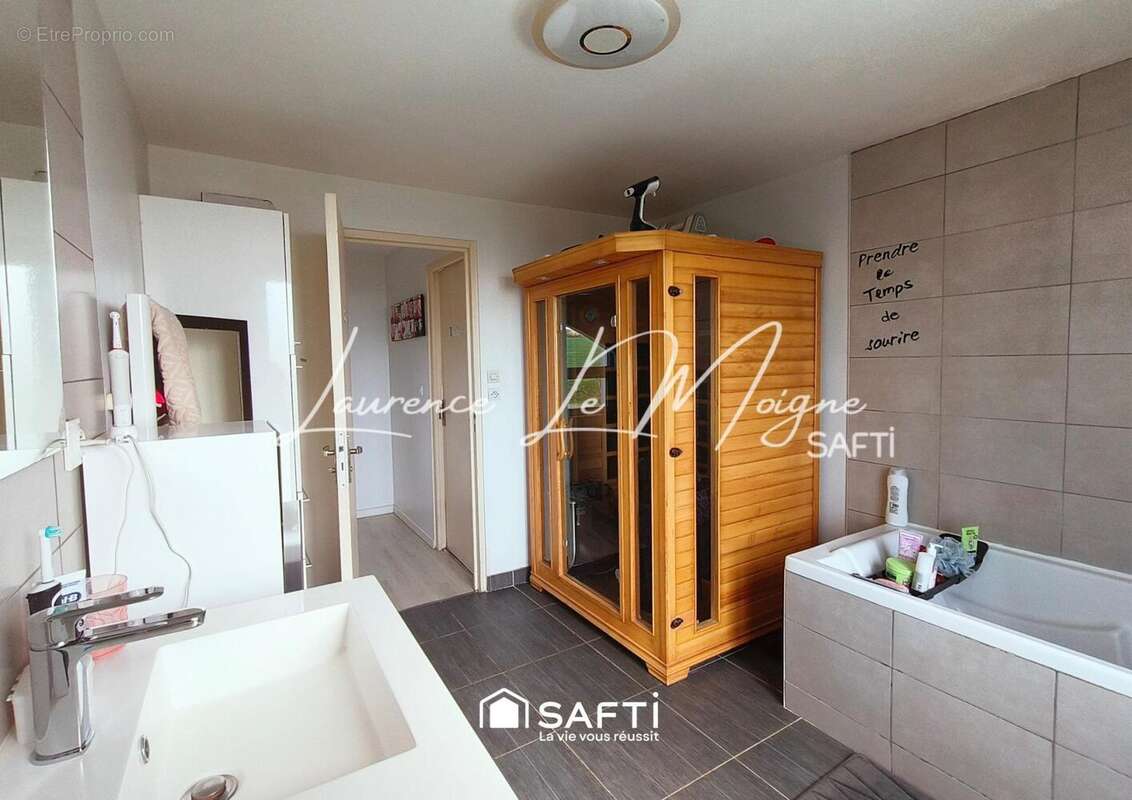 Maison 148 m² à La Martyre  - photo 7