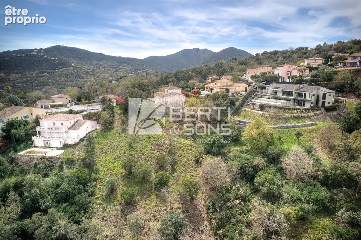 Mandelieu à 15 mn - domaine de séguret  exclusivité rare opportunité foncière 3 940 m² vue mer - 360 m² constructibles  pour une - photo 3