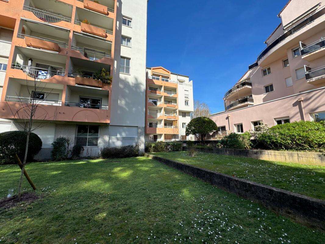 Appt t3 francheville garage/ ascenseur/ calme - photo 2