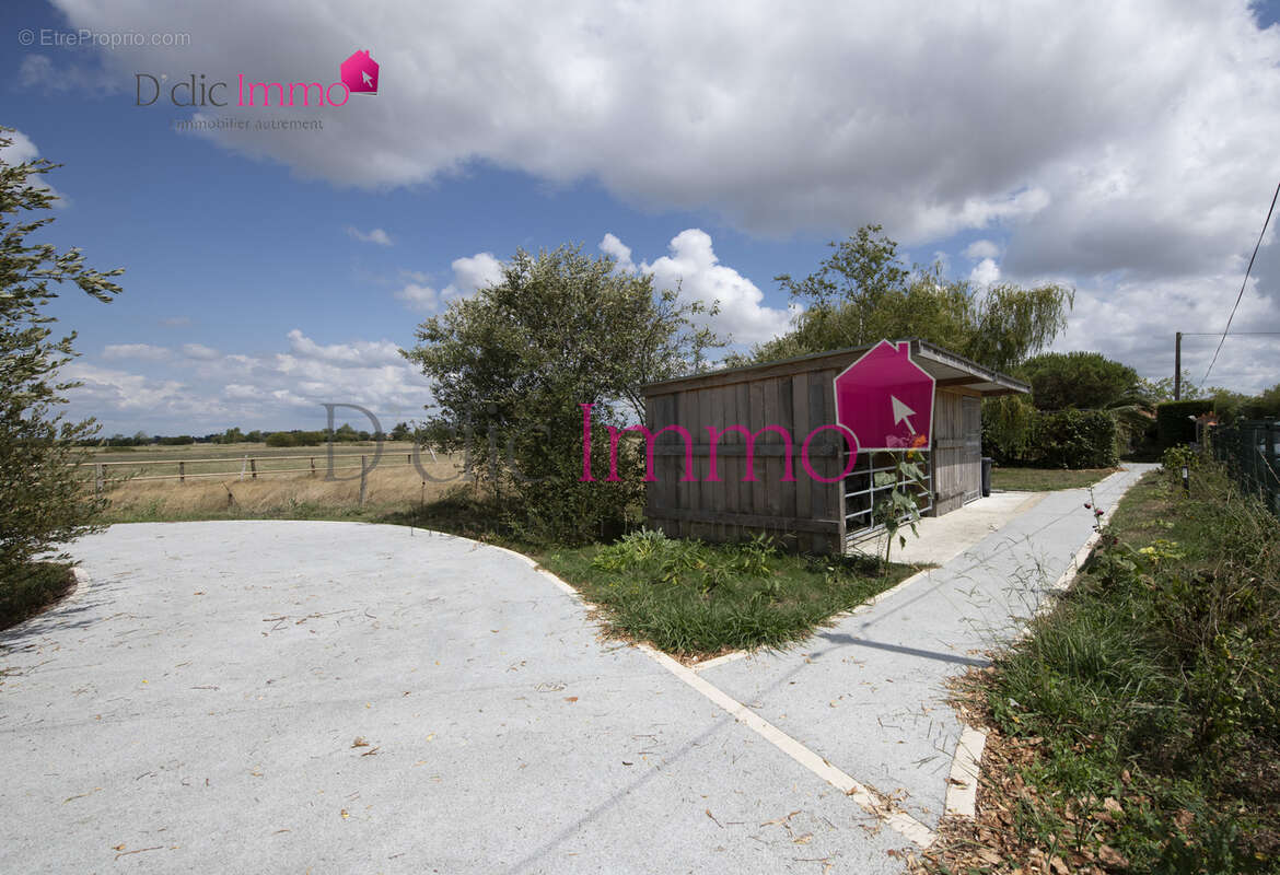 SOULLANS - Charmante Maison de 124 m2 en campagne dans les Marais - 4266m2 - photo 13