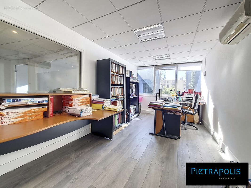 Bureau 3 - Commerce à LYON-3E