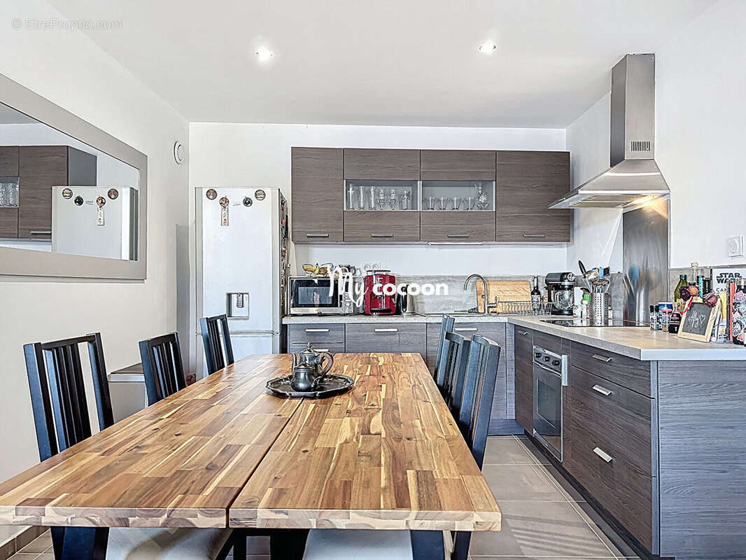 Appartement à SAINT-GENIS-LES-OLLIERES