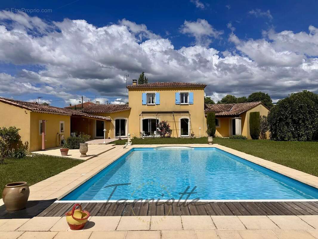 Maison à VALREAS