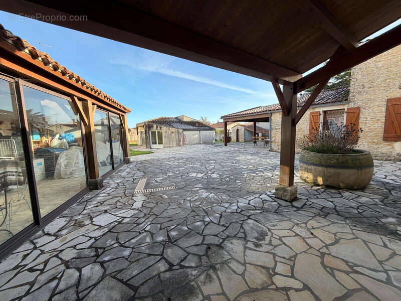 Maison à SAINT-MICHEL-EN-L'HERM