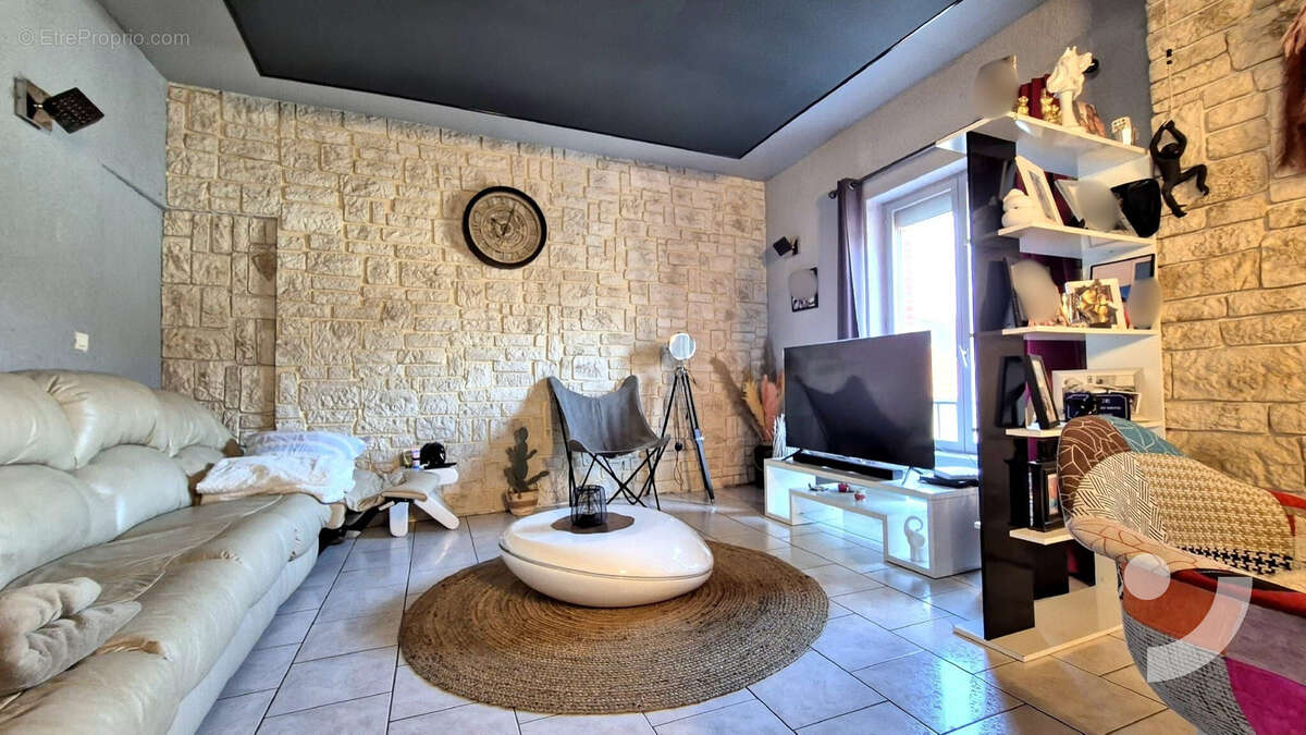Appartement à DAMERY