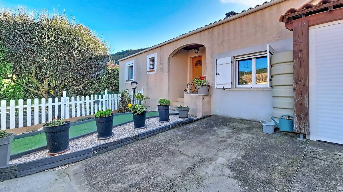 Maison à LA TOUR-SUR-ORB