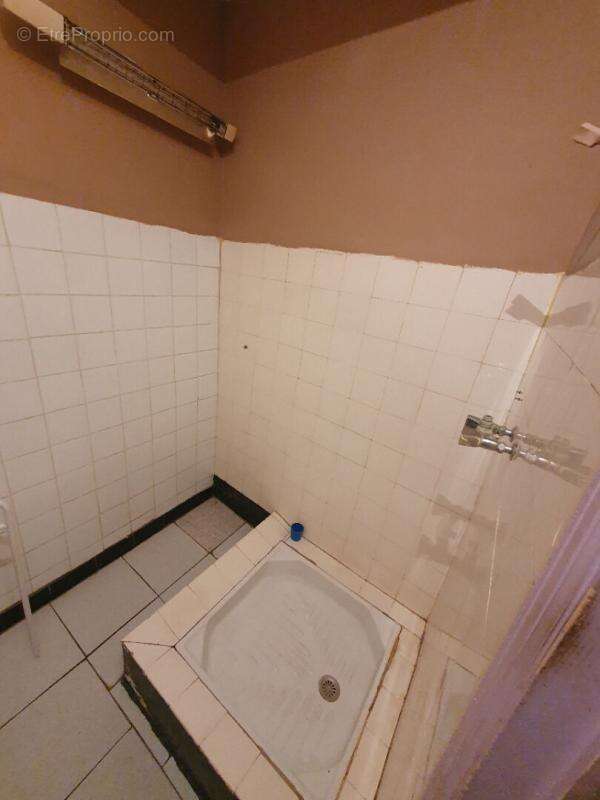 Maison à SAINTE-CECILE-LES-VIGNES