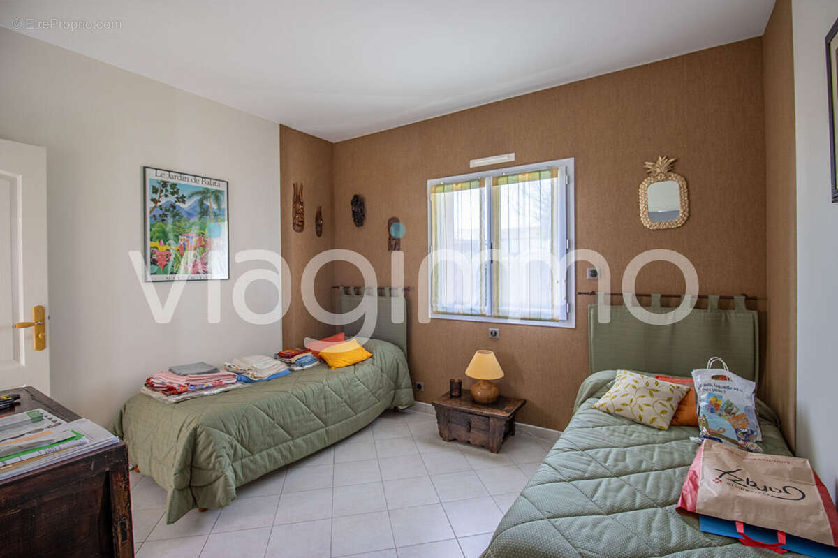 Faite pour les épicuriens : Maison Saint Gilles Croix De Vie 9 pièce(s) 200 m2 - photo 5