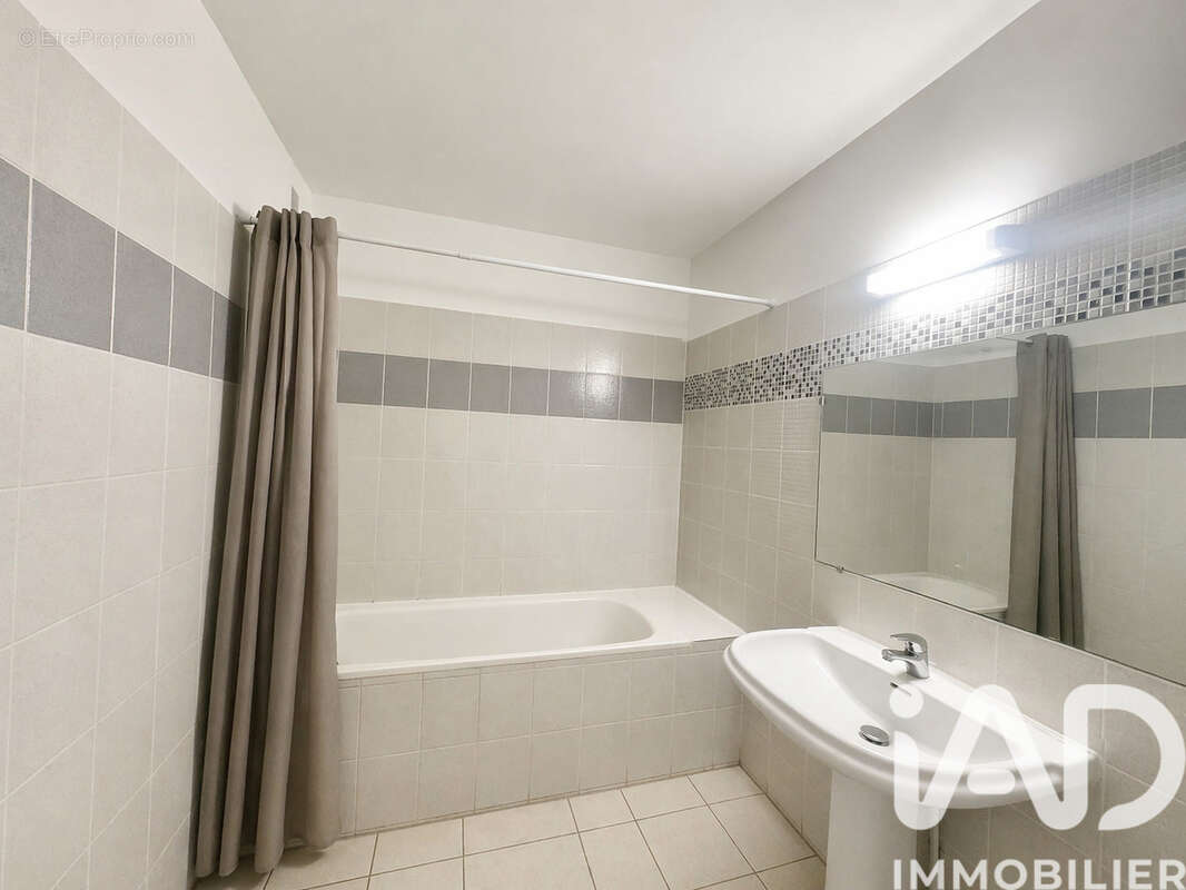 Photo 3 - Appartement à SAINT-DENIS