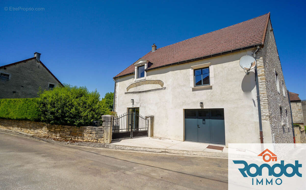 Maison à PICHANGES