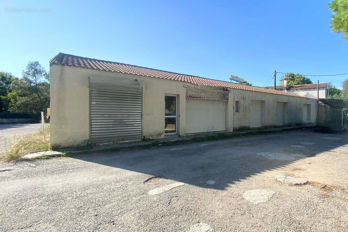 Commerce à SAINT-JEAN-DE-VEDAS