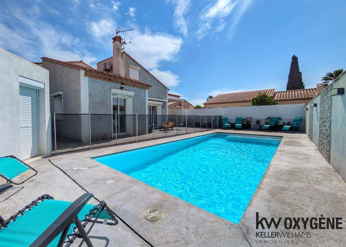 Maison à SAINT-LAURENT-DE-LA-SALANQUE