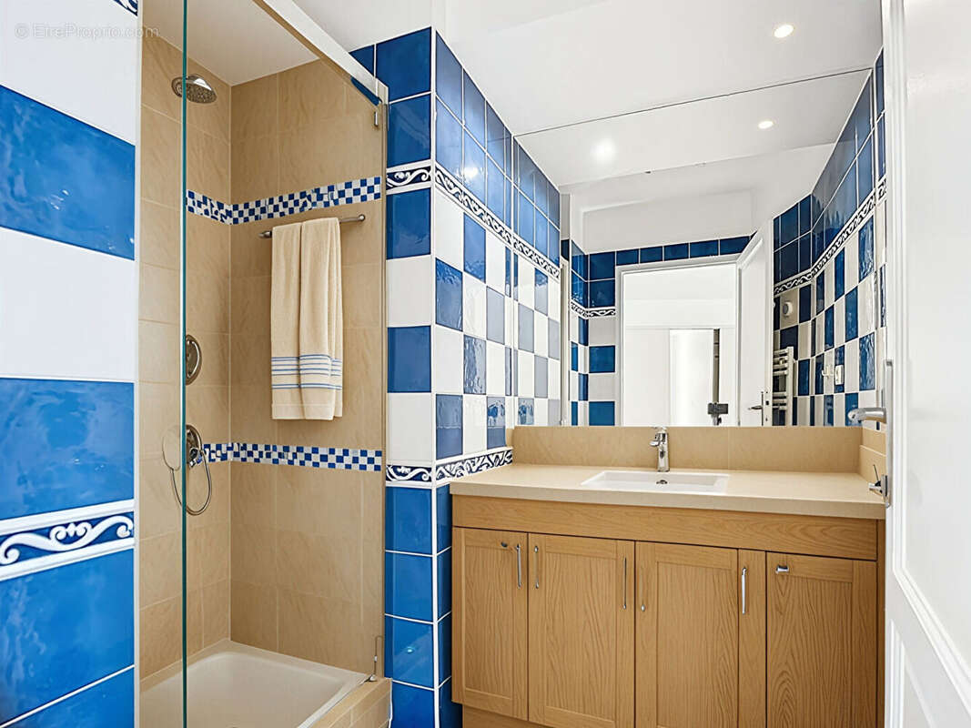 Appartement à MARSEILLE-7E