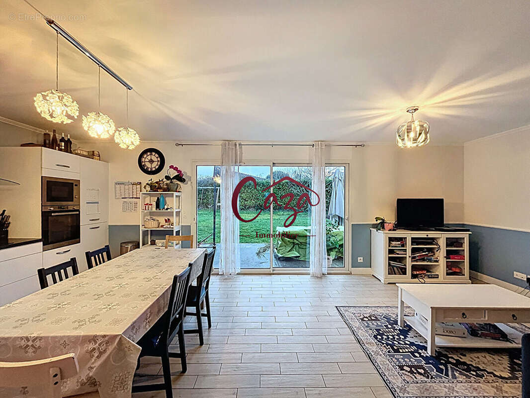 Maison à CAMBLANES-ET-MEYNAC