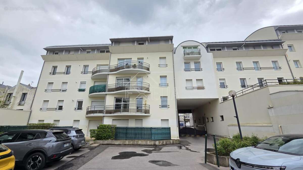 Appartement de type f3 en centre ville de mantes la jolie avec place de parking et balcon - photo 12
