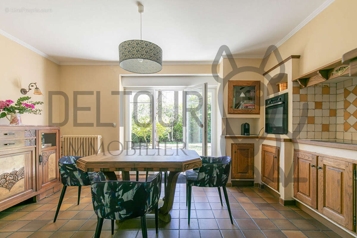 Maison à CRECY-LA-CHAPELLE