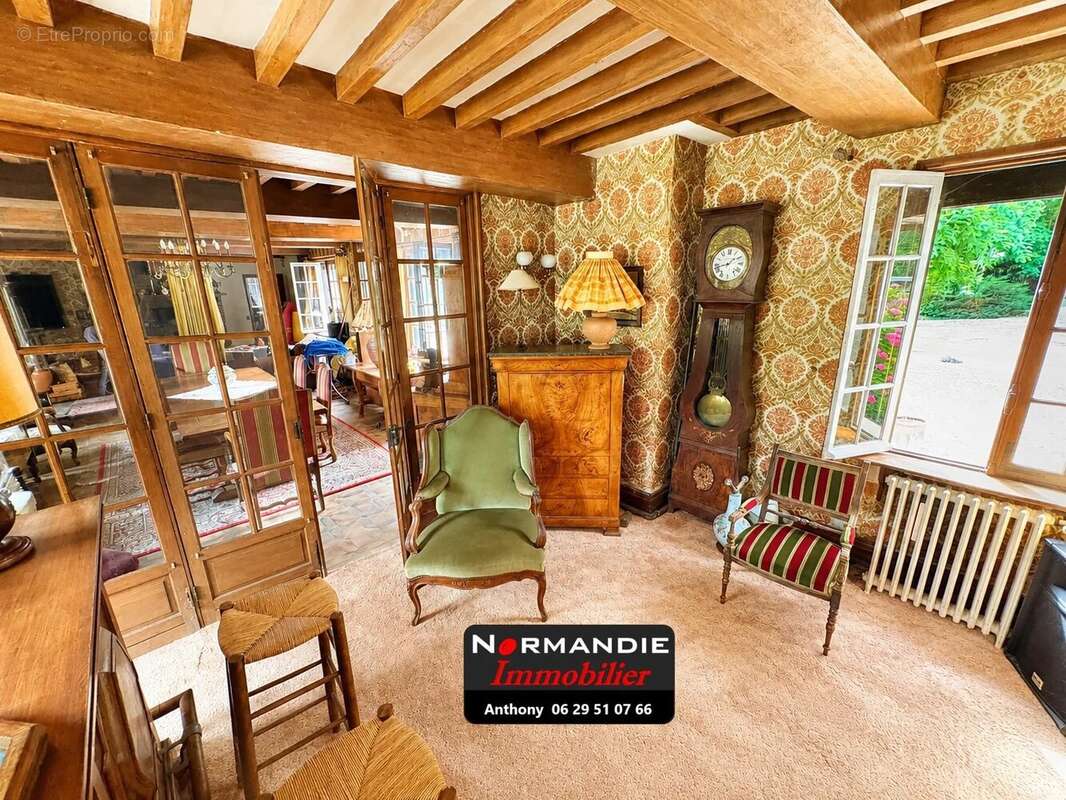 Manoir de caractère – Domaine de 2,2 hectares avec rivière et dépendances - photo 9