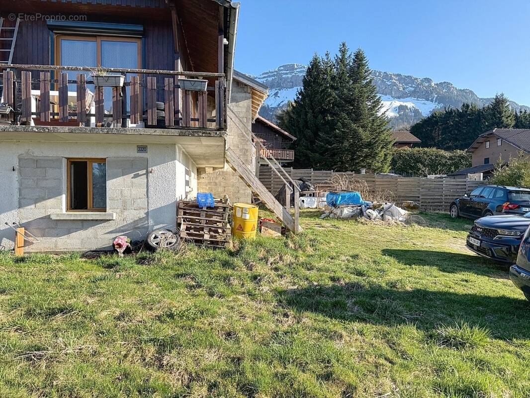 Maison à LA ROCHE-SUR-FORON