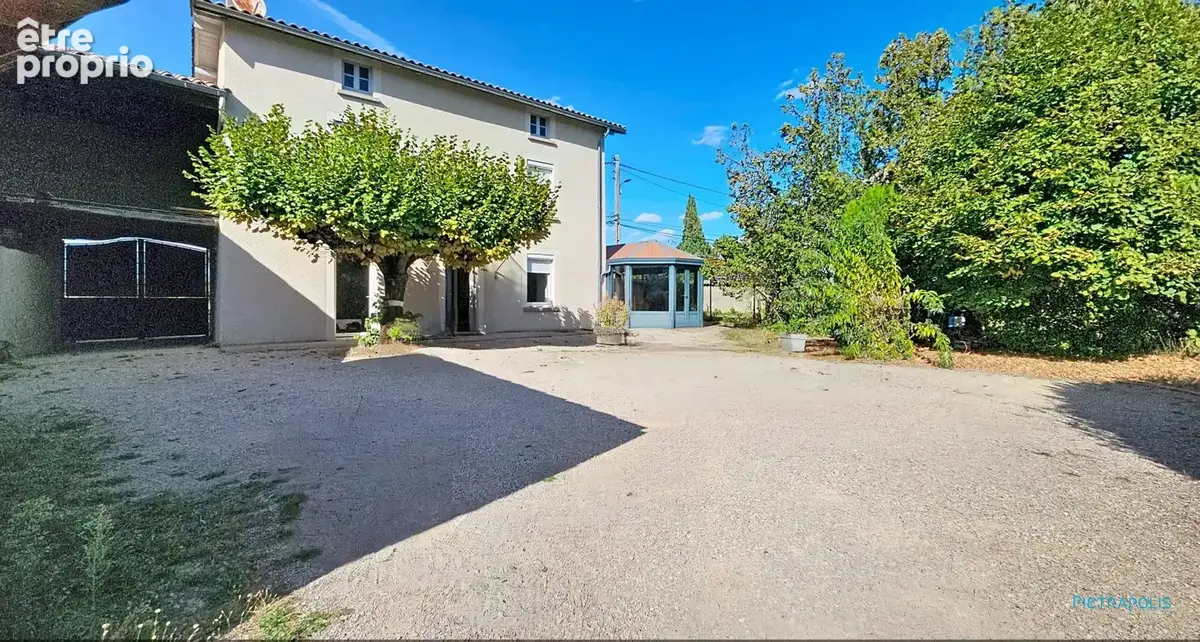 Photo Maison à Auberives-Sur-Vareze au prix de 270 000€