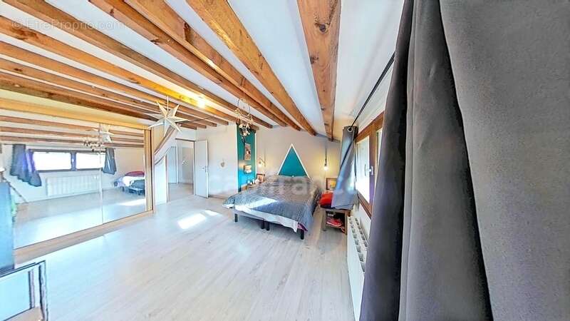 Maison à ETREPIGNEY