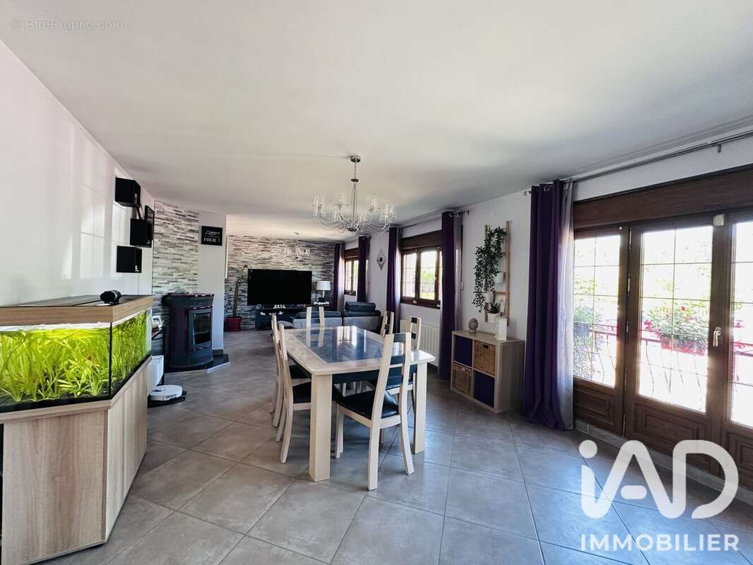Maison 145 m² à Morigny-Champigny  - photo 7