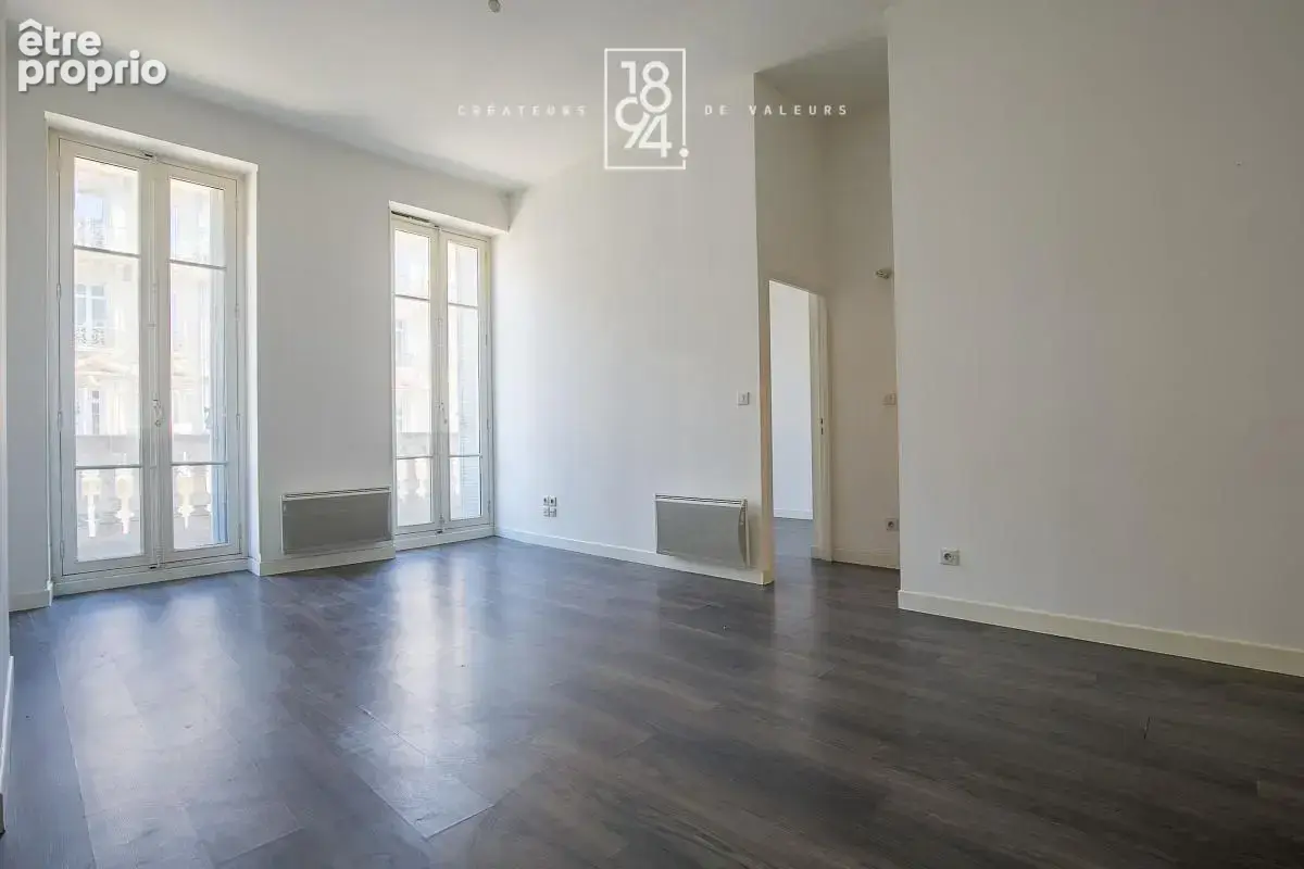 Appartement à MARSEILLE-2E