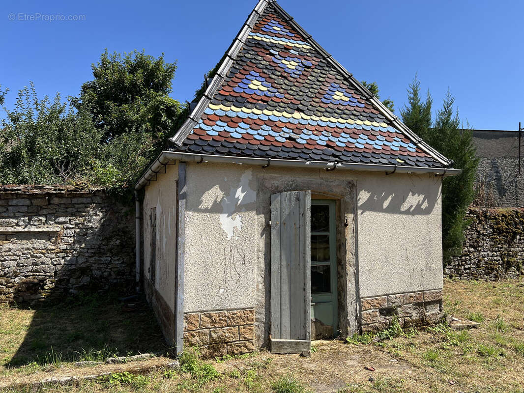 Terrain clos constructible - photo 6