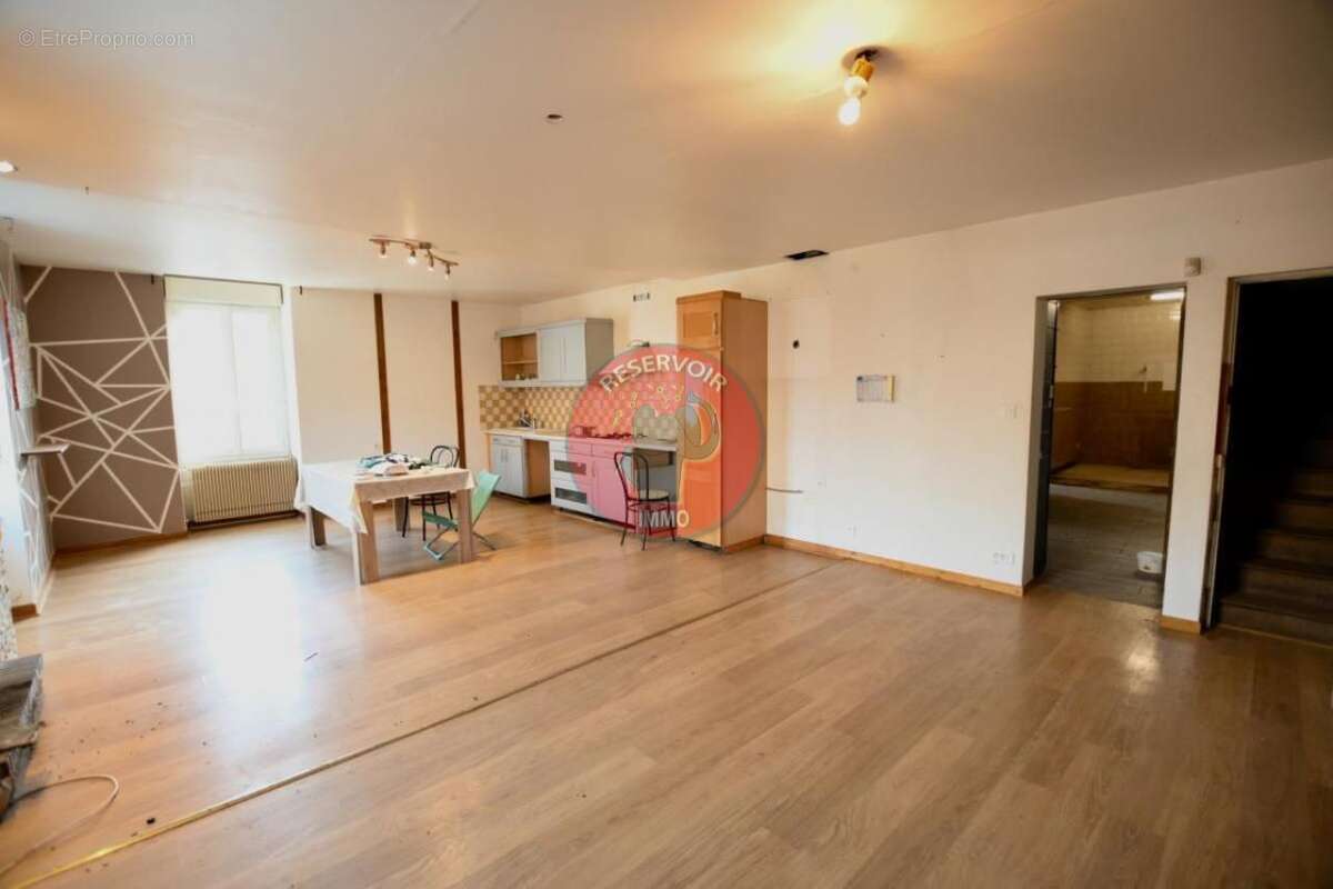 Maison à AISY-SUR-ARMANCON