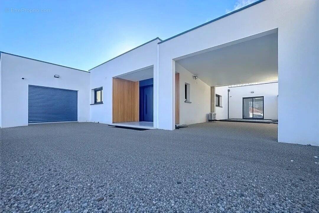 Maison à MAZEROLLES