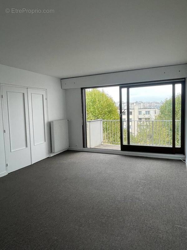 s&amp;eacute;jour 21 m&amp;sup2; sur balcon - Appartement à MONTREUIL