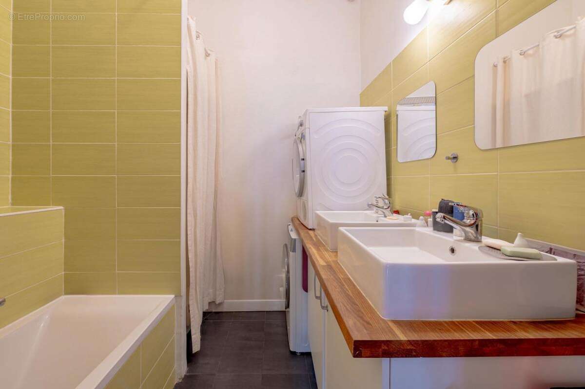 Appartement à PARIS-9E