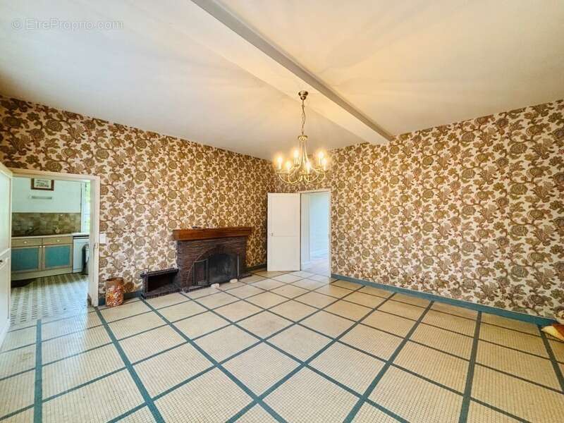 Maison à LA GUERCHE-SUR-L'AUBOIS