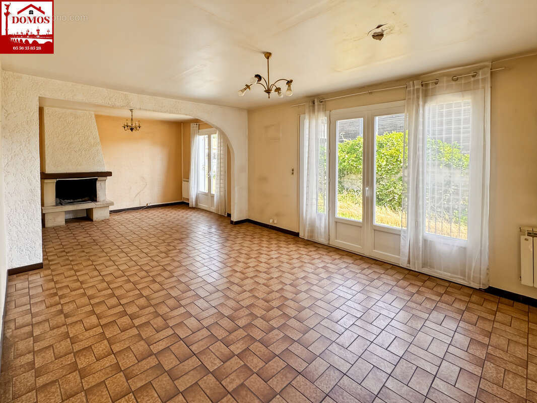 Maison à PAREMPUYRE