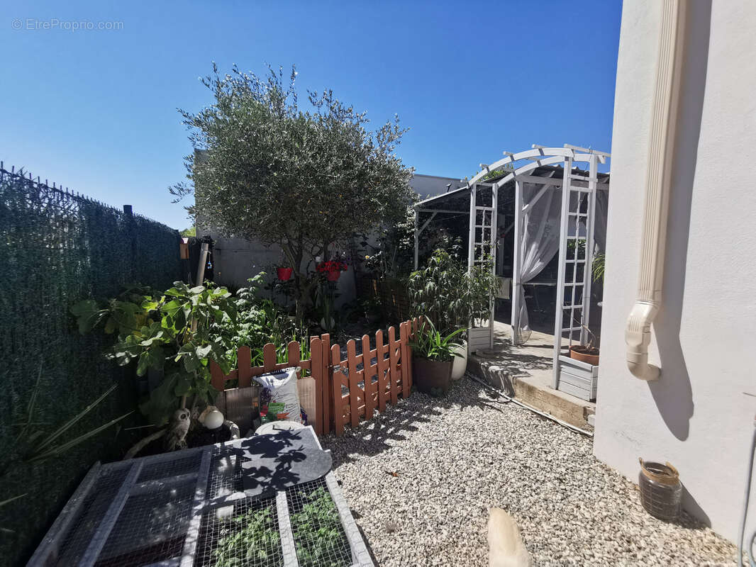 Maison à SAINT-MATHIEU-DE-TREVIERS