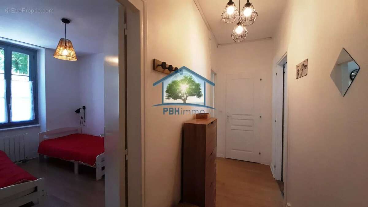 Appartement F2 - centre ville de La Bourboule - photo 4