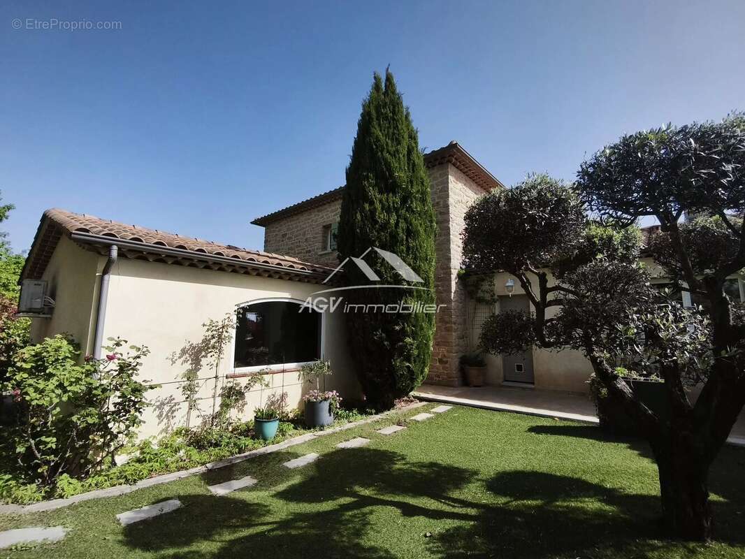 Maison à BOISSET-ET-GAUJAC