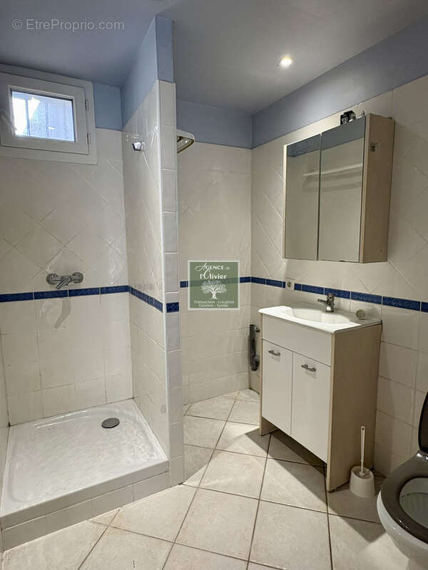 Appartement à FOURQUES