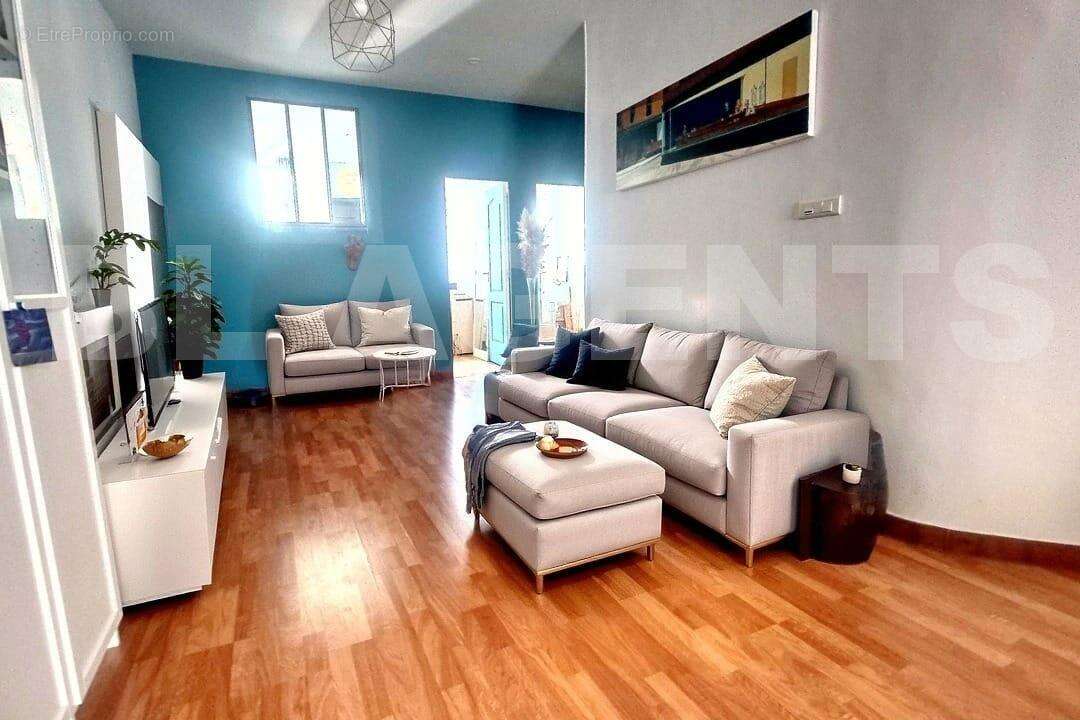 IMG-20250805-WA0015 - Appartement à MARSEILLE-6E