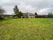 Terrain à SAINT-CLAIR-DE-HALOUZE