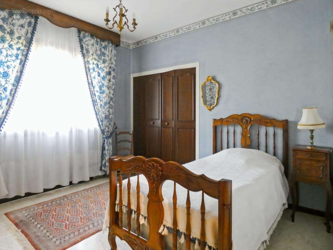 Maison à BAGNOLS-SUR-CEZE