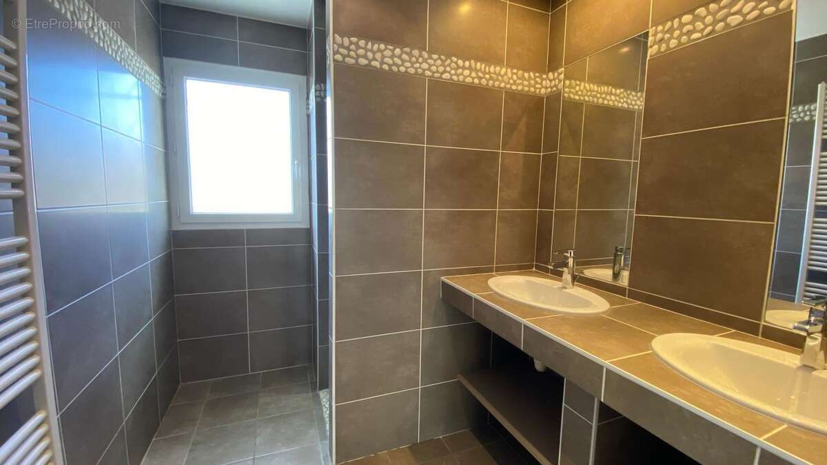 Maison à CAILLOUX-SUR-FONTAINES