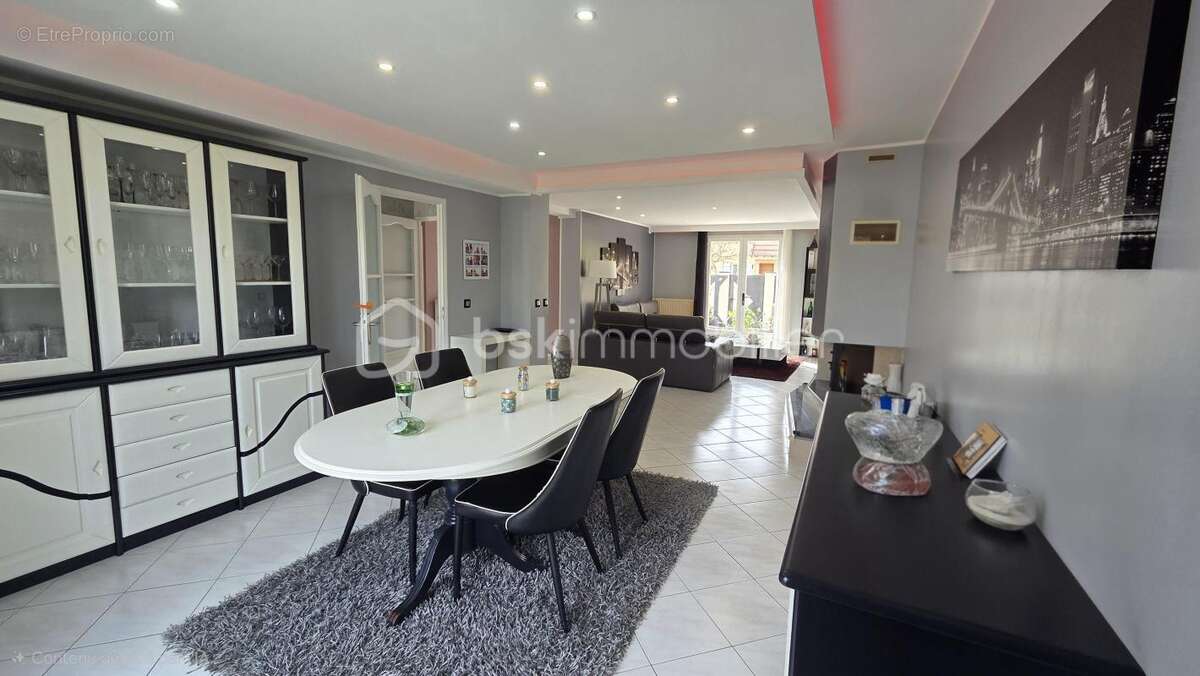 Maison à GRETZ-ARMAINVILLIERS