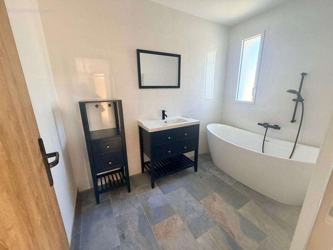 Maison à TOURRETTE-LEVENS