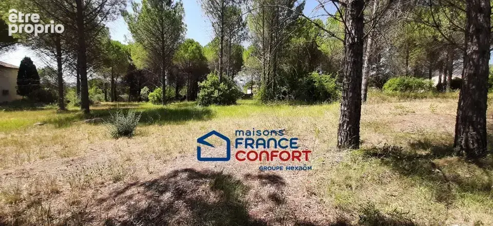 Terrain 500 m² à Roquebrune-Sur-Argens  - photo 2