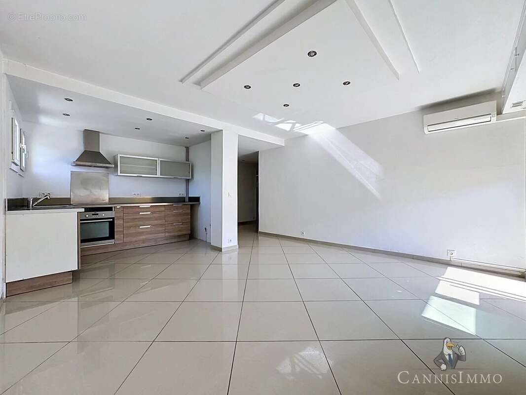 Appartement à LE CANNET
