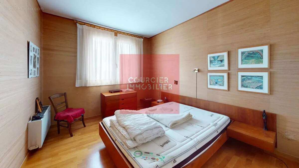 Maison à LE MESNIL-SAINT-DENIS