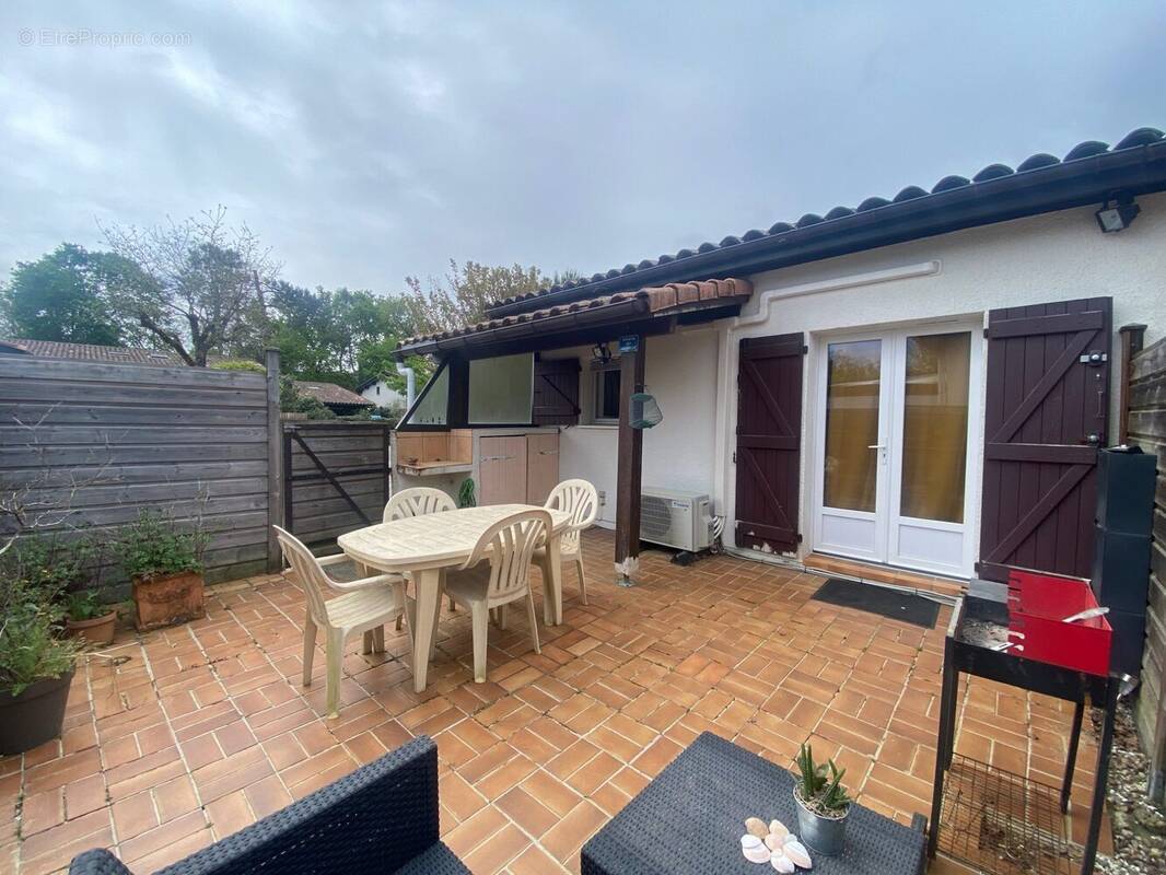 Appartement à ARES