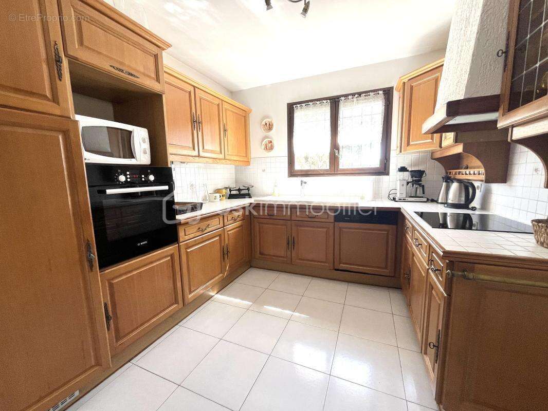 Maison à BAGNOLS-EN-FORET