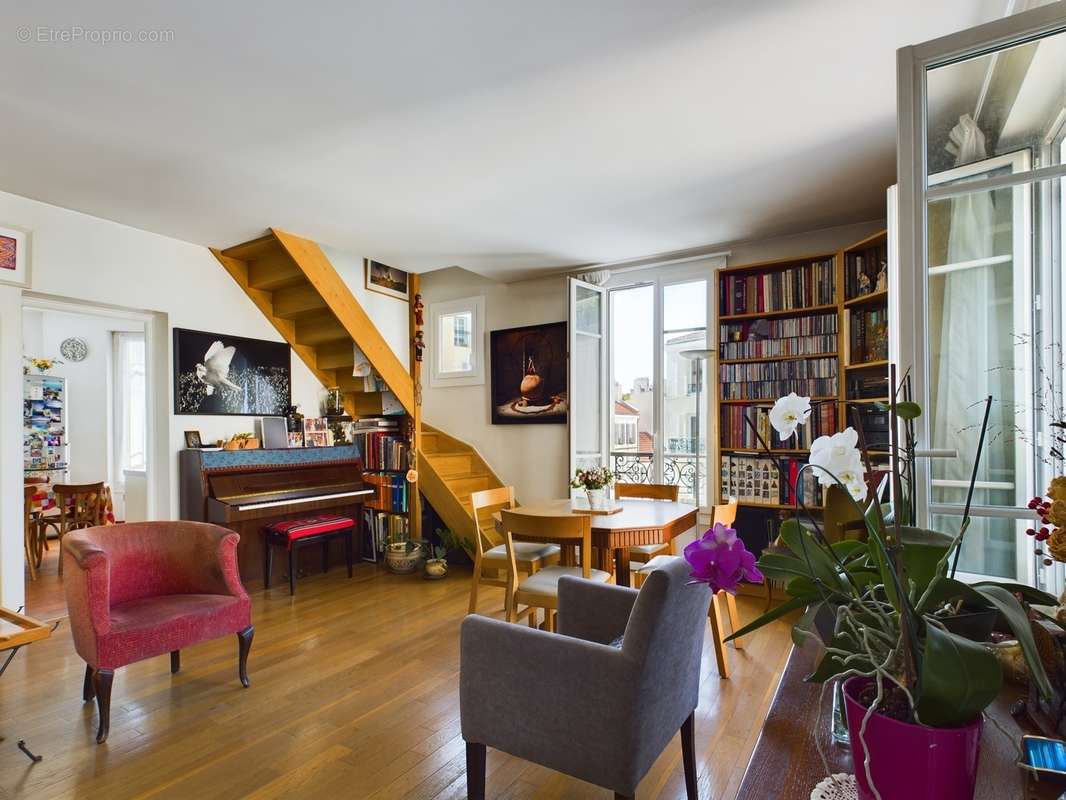 A quelques pas du coeur de Vincennes, beau duplex 5P de 115m2.  - photo 2