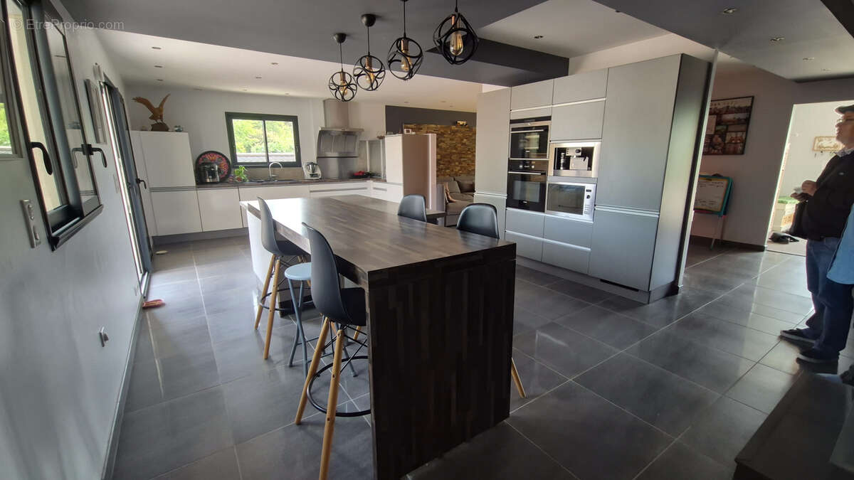 Maison à SAINTE-GEMME-MORONVAL